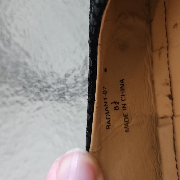 Black Faux Reptile Unisa Pointed Toe Low Heeled Pumps/Flats - Size 8.5 - Picture 13 of 15